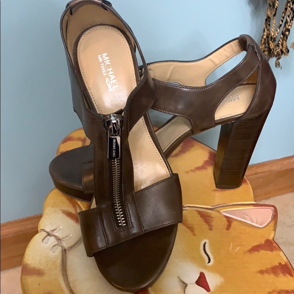 Michael Kors sandals size 7 Without box